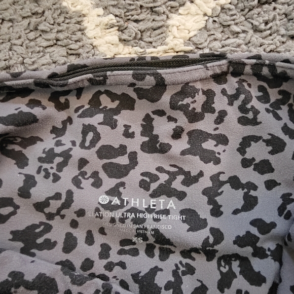 Athleta | Elation Leopard Ultra High Rise Leggings XS - Picture 10 of 10